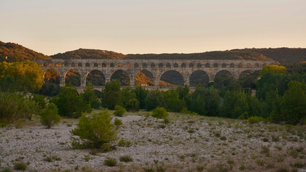 Hotel Restaurant Le Gardon - Pont Du Gard Collias Exterior foto